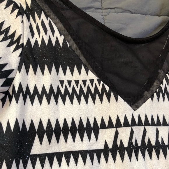 Aztec Patterned Tight Dress - Picture 2 of 4